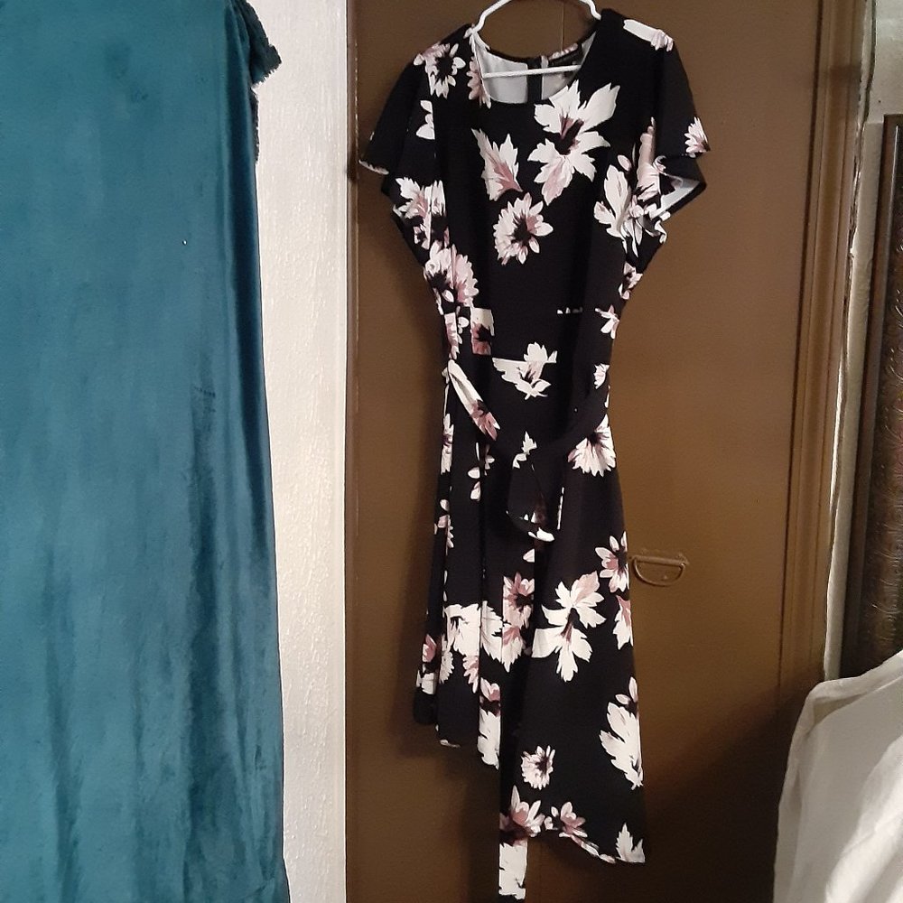 NWT Lane Bryant dress black with floral size 22